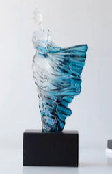 Eterna — Figura Femenina en Resina Cristalizada